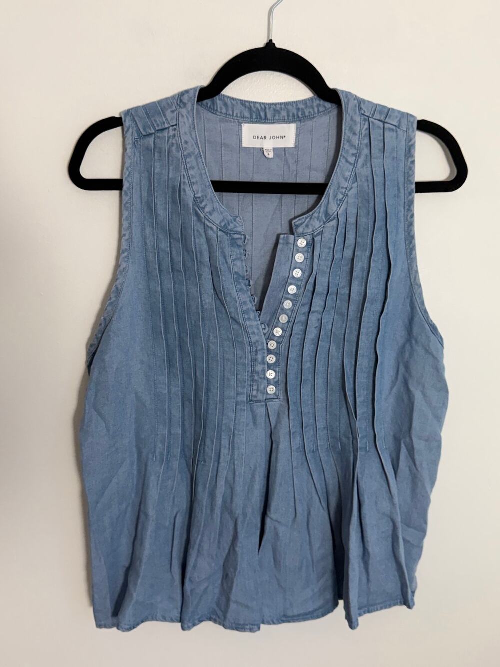 Dear John Sleeveless Chambray blouse size large